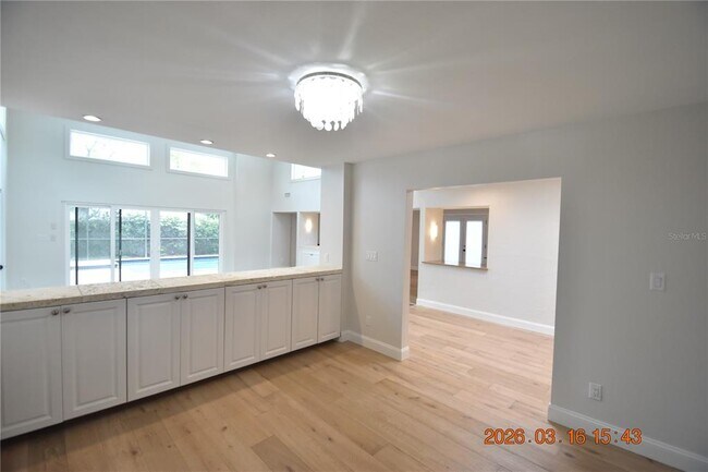 Building Photo - 571 Luzon Ave