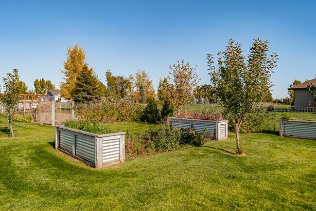 Building Photo - 416 W 260 N