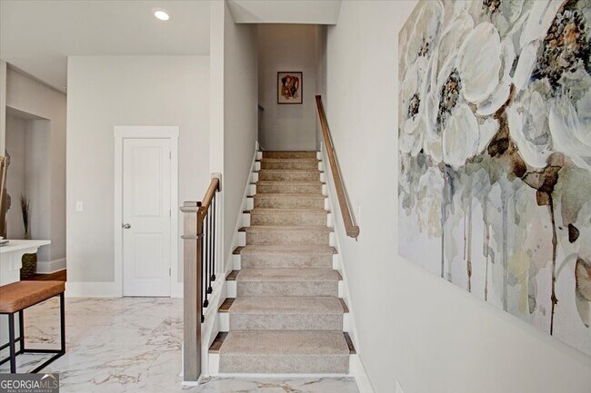 Building Photo - 2030 Main St NW