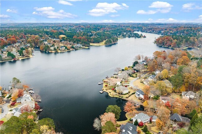 Building Photo - 135 Staghound Ct