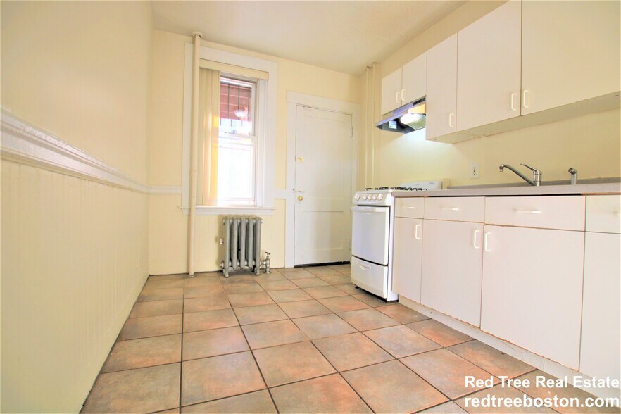 Building Photo - 15 Barrows St