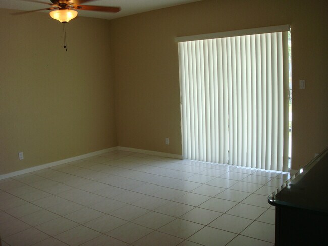 Building Photo - 491 W Camino Real