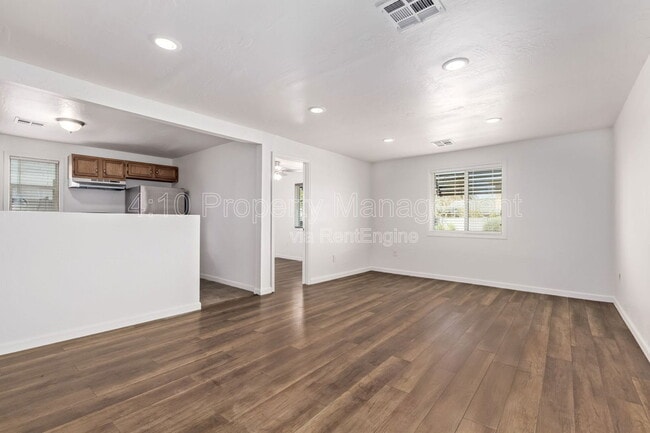 Building Photo - 1117 N 13th St