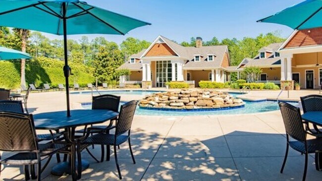 Building Photo - 1200 Somerby Dr