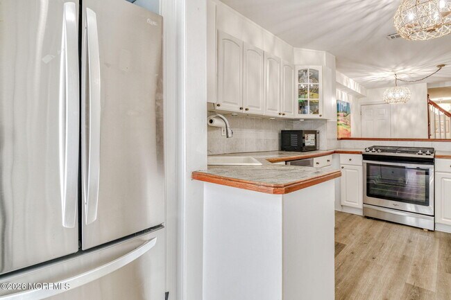 Building Photo - 132 Heck Ave