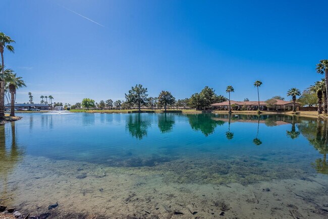 Building Photo - 650 S Arrowwood Way