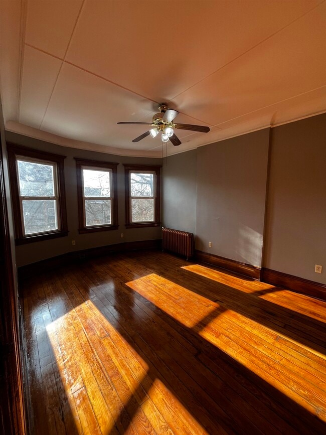 Building Photo - 135 Sherman Pl