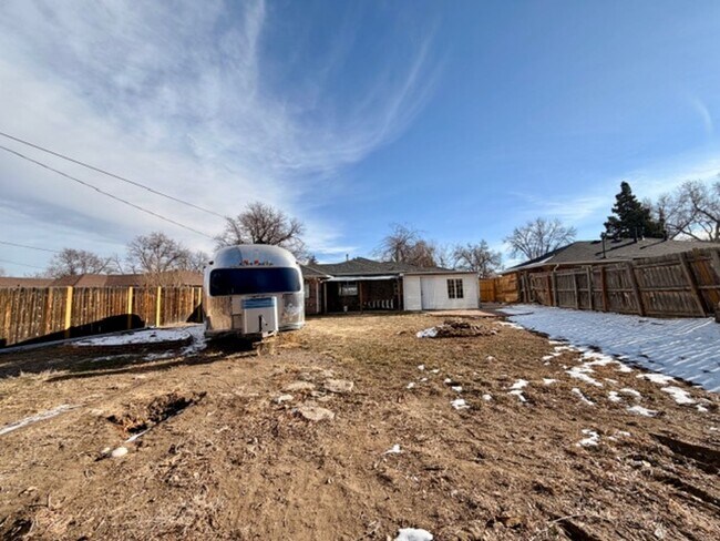 Building Photo - Del Mar Brick Ranch