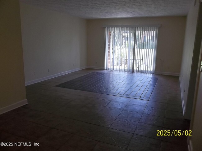 Building Photo - 4915 Baymeadows Rd