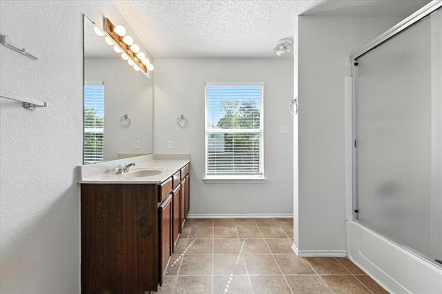 Building Photo - 1525 Hedgewood Trail