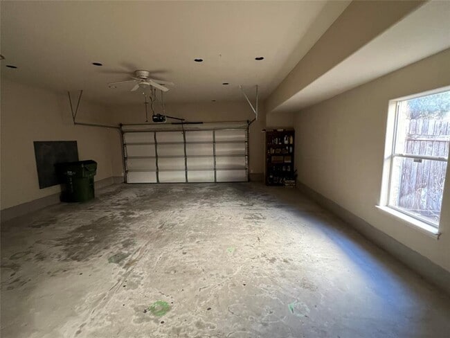 Building Photo - 2443 Salorn Way