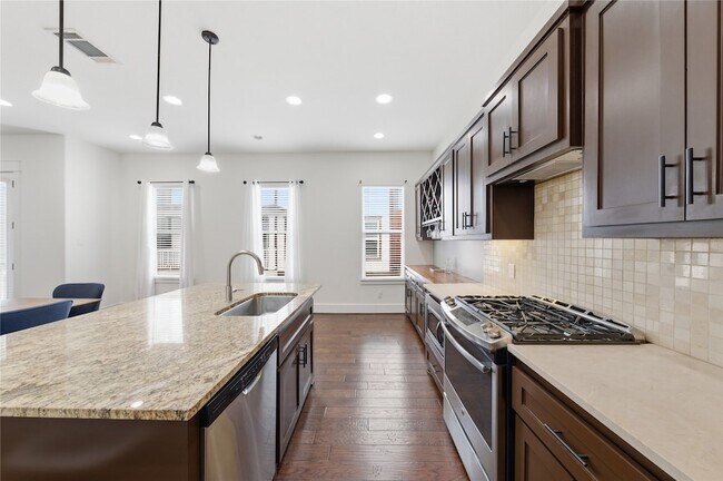 Building Photo - 1425 W 23rd St