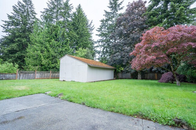 Building Photo - 4bed/3bath home in Finn Hill