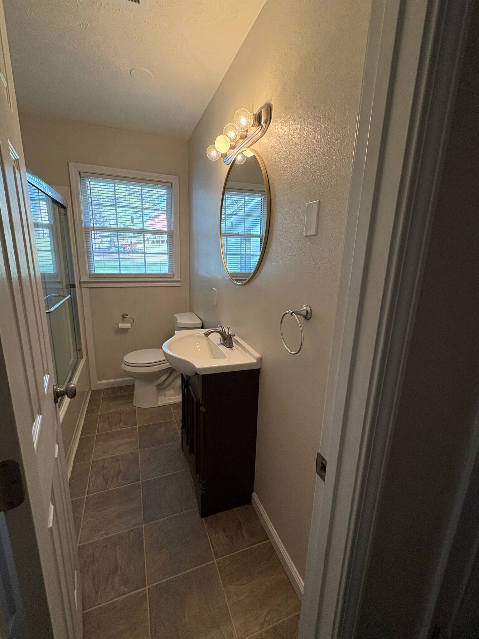 Building Photo - 169 Fleetwood Way