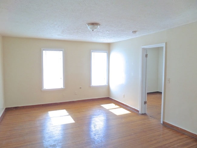 Building Photo - 236 Saratoga Ave