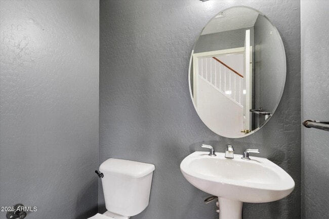 Building Photo - 2019 E Campbell Ave