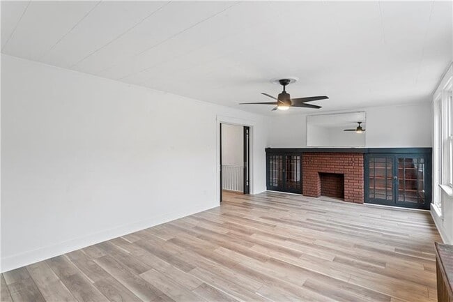 Building Photo - 734 Monongahela Ave