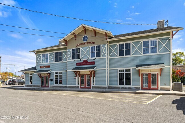 Building Photo - 167 4th Ave