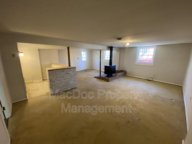 Building Photo - 155 Longstreet Ave