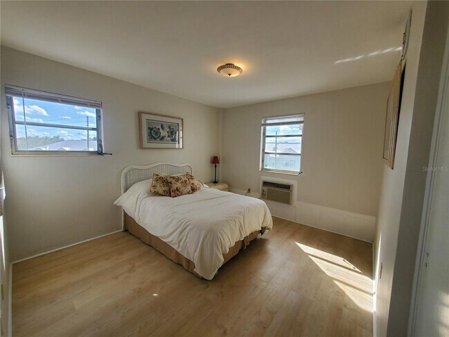 Building Photo - 200 N Betty Ln