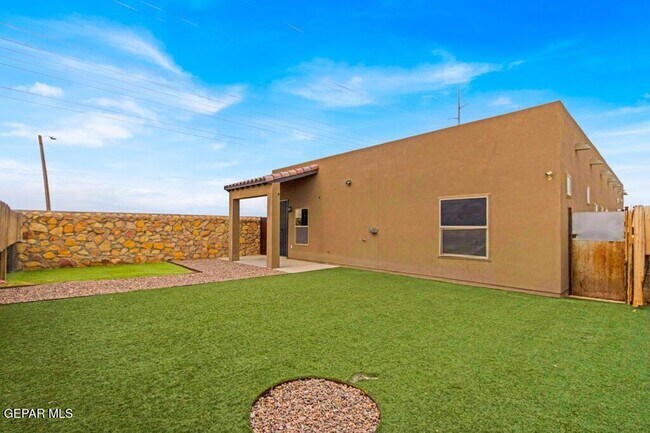 Building Photo - 14166 Peyton Edwards Ave