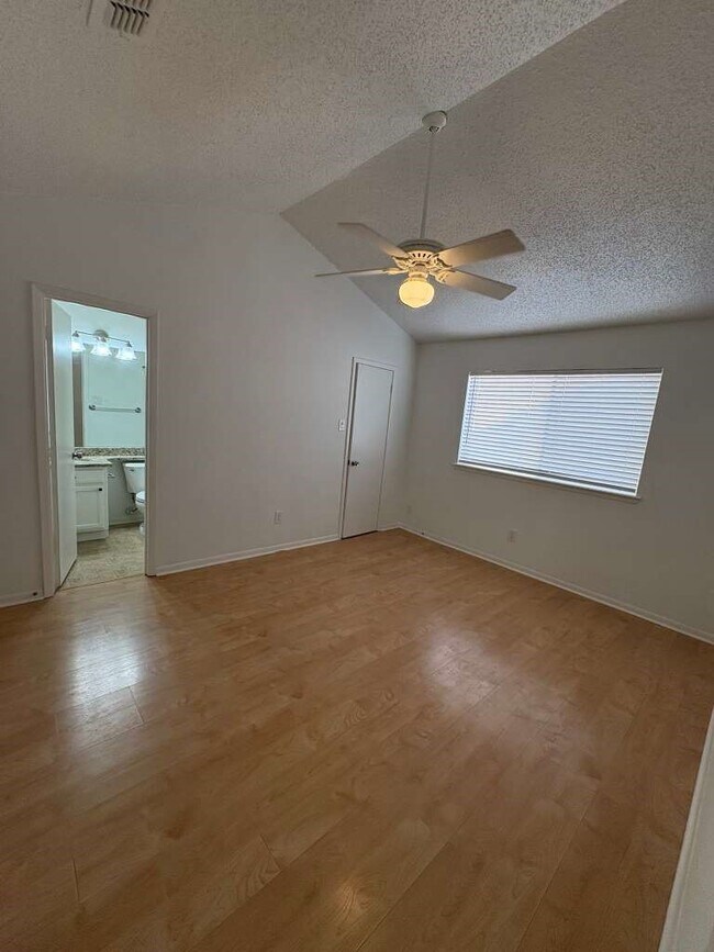 Building Photo - 4007 Issacks Way