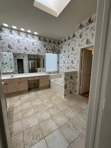 Building Photo - 6060 Thursby Ave