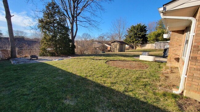 Building Photo - 7611 Blossomview Ct. - 3 bedroom 2 bath ra...