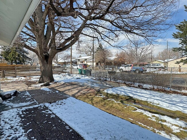 Building Photo - 5680 W 9th Ave