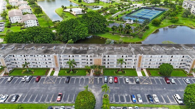 Building Photo - 4047 Rexford A