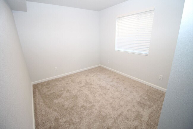 Building Photo - Brand new 3bdr 3bath duplex walking distance to Downtown Colorado Springs