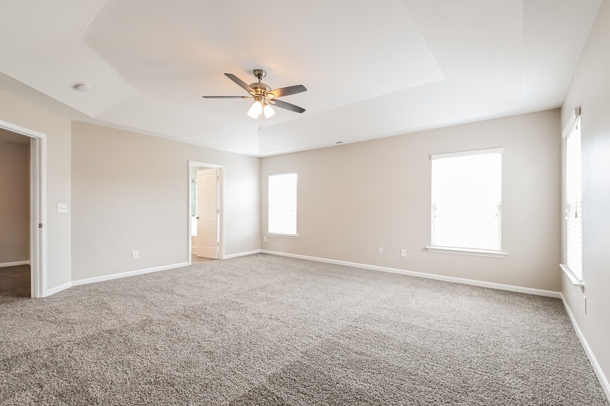Building Photo - 304 Edgecroft Way