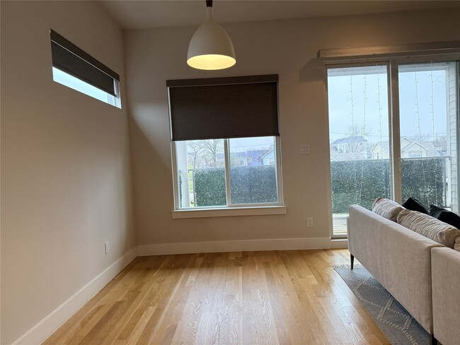 Building Photo - 4618 Nichols St