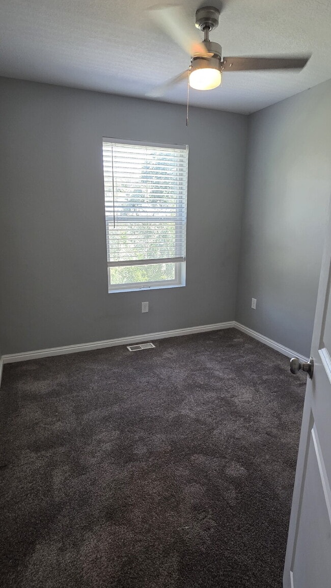 Building Photo - "Charming 3-Bed Home in Sunset with Granit...