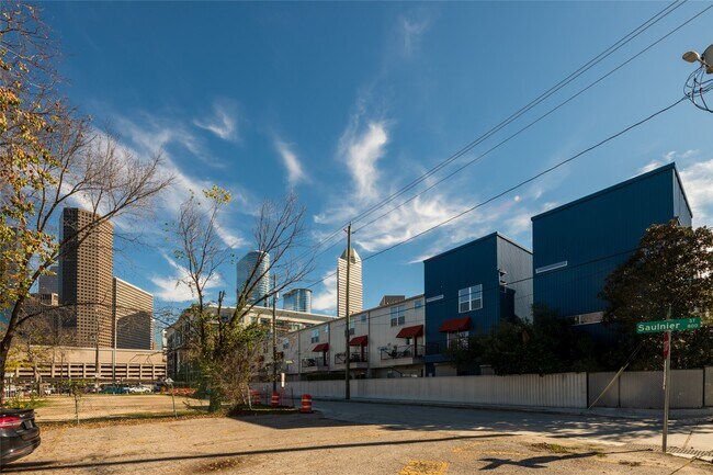 Building Photo - 807 Robin St