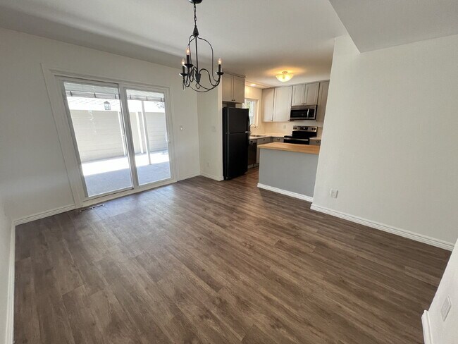 Building Photo - 7052 E Briarwood Dr