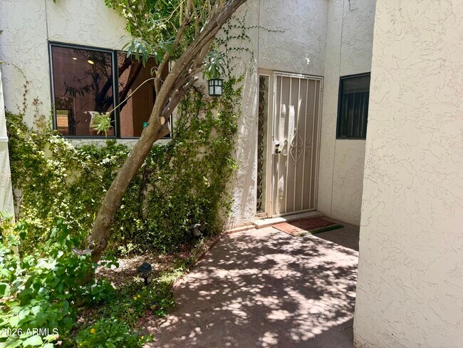 Building Photo - 5147 N 76th Pl