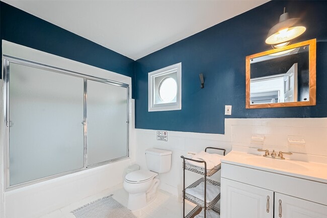 Building Photo - 2163 University Blvd