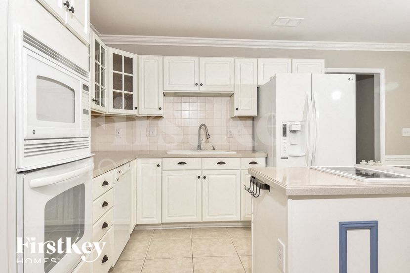 Building Photo - 205 Worthland Ct