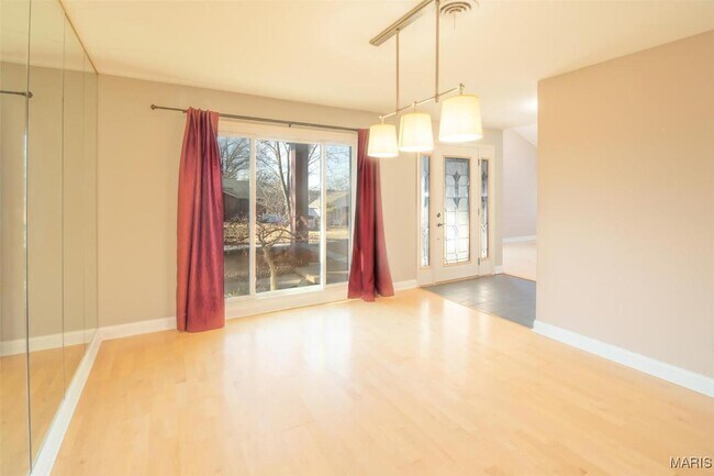 Building Photo - 507 Glenmeadow Dr