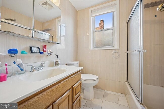 Building Photo - 1813 Bergen St