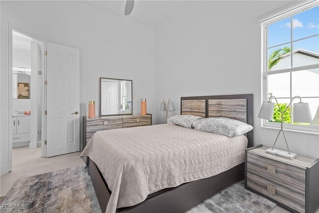 Building Photo - 2417 Cape Coral Pkwy W