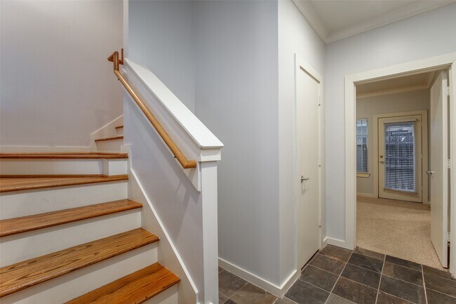 Building Photo - 4430 Center St