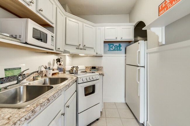 Building Photo - 5746 Vickery Blvd