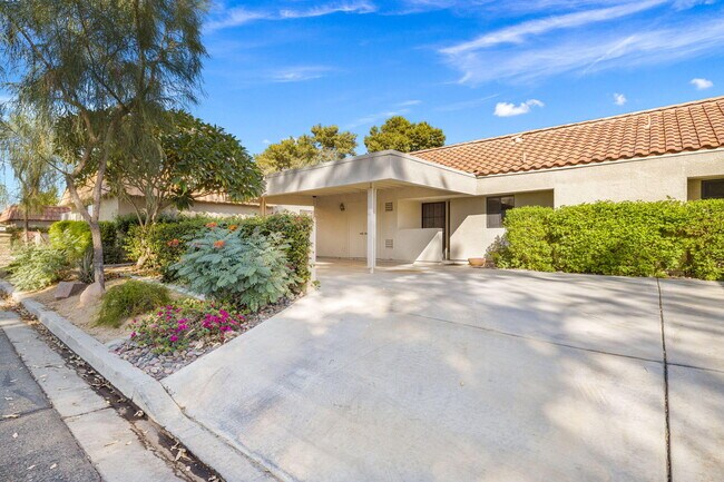 Building Photo - 77116 Pauma Valley Way