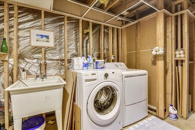 Laundry - 2154 Silentree Dr