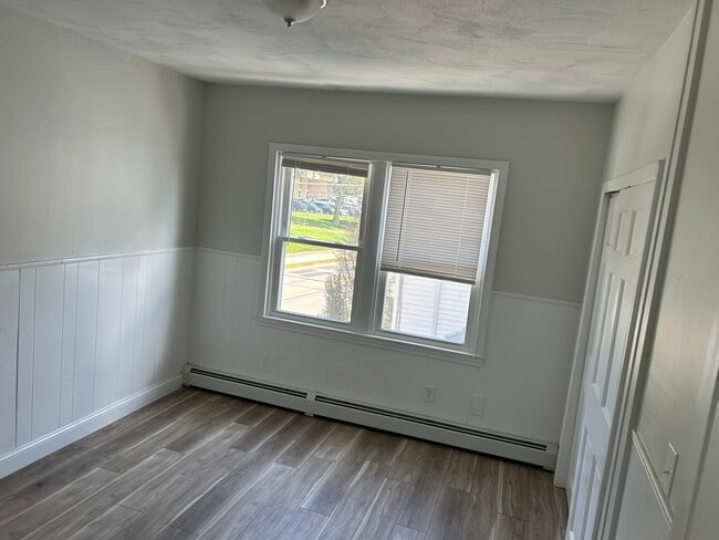 Building Photo - 320/322 Eaton St