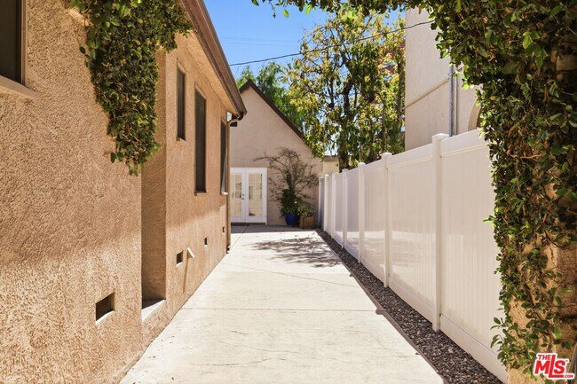 Building Photo - 8424 4th St