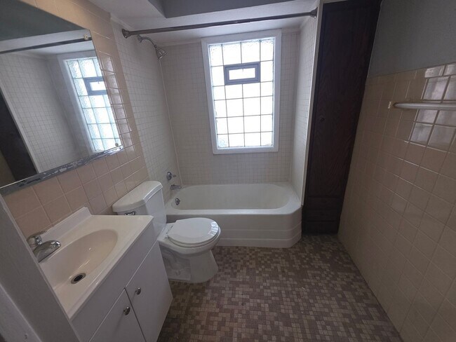 Building Photo - 7348 W Medford Ave