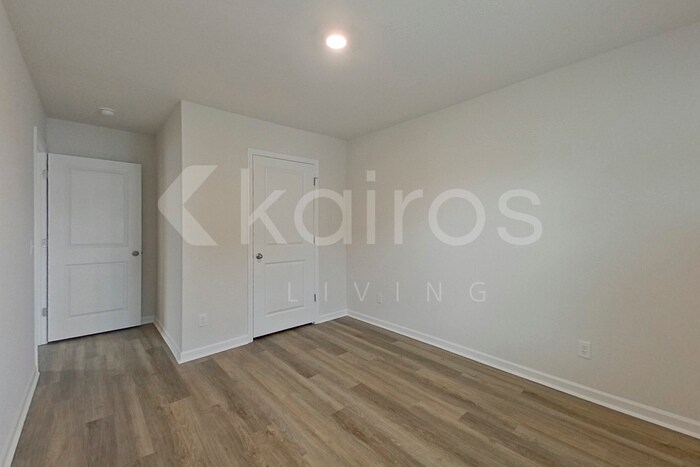 Building Photo - 104 Inez Ave